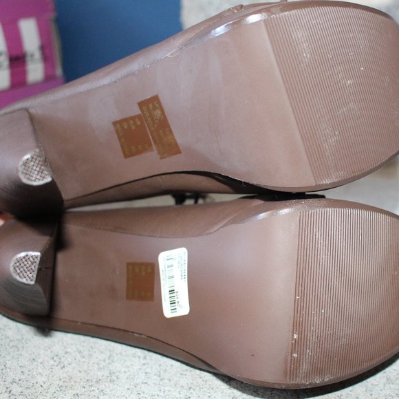 Twentyone Brown High Heel Shoes - Picture 6 of 8